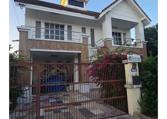 Comfortable House In Latkrabang Holiday park *